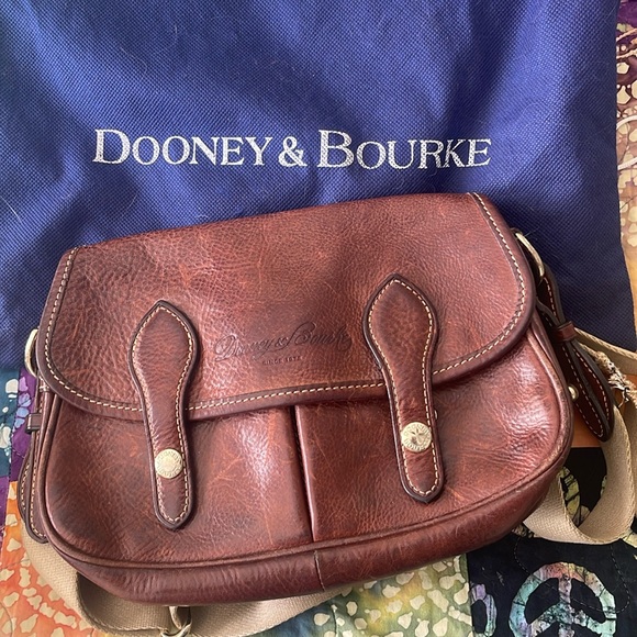 Handbags - Vintage dooney & bourke crossbody
